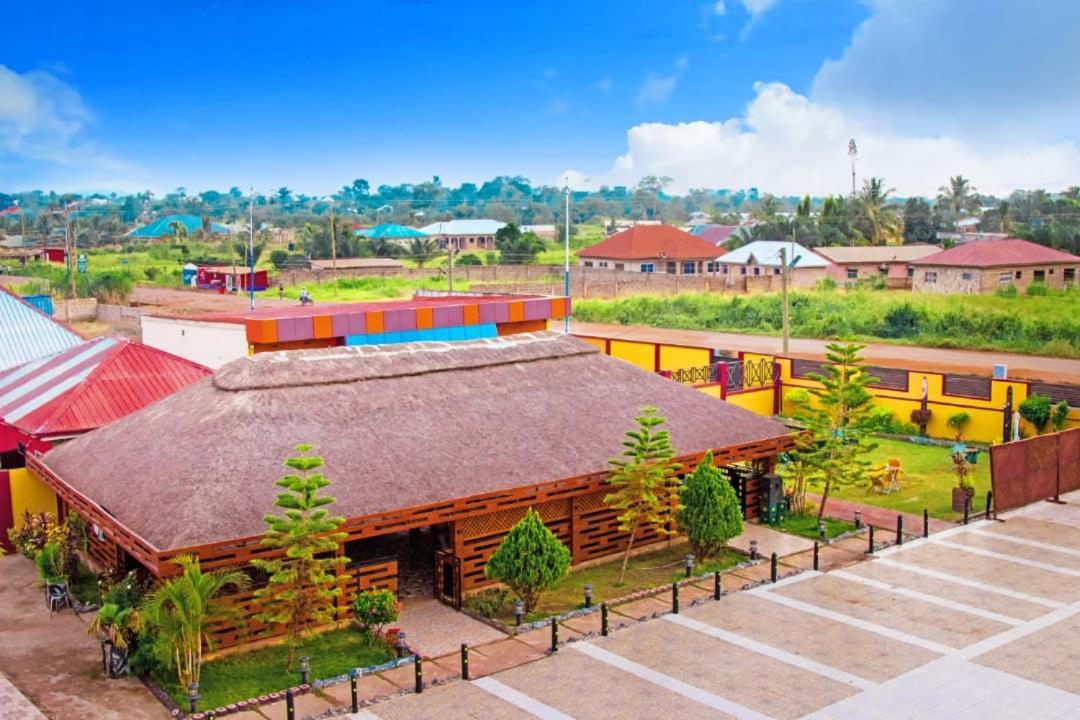 Kikis Court Resort Hohoe Exterior photo